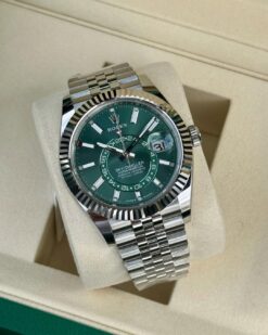 Role_x Oyster perpetual Sky Dweller